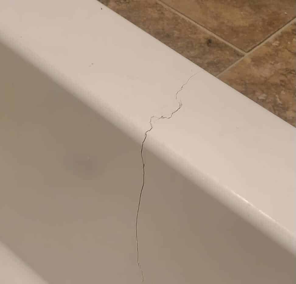 Big crack on acrylic tub